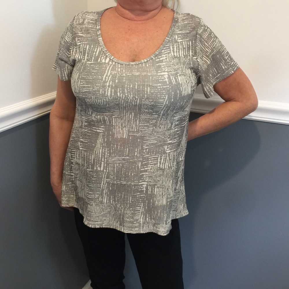 LuLaRoe shirt size M. Light grey with white